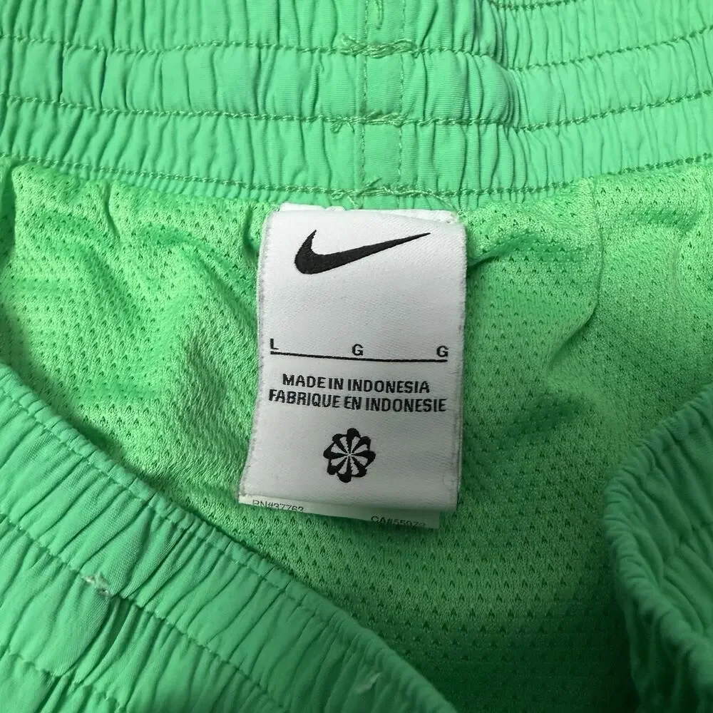 Nike Solid Icon 5” in Swim Shorts Green Men's Size Large